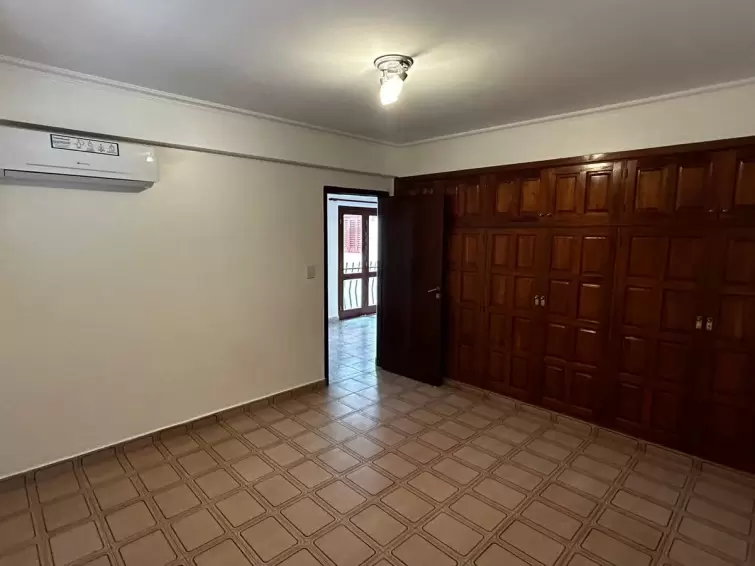 SE ALQUILA HERMOSO DEPARTAMENTO CENTRICO